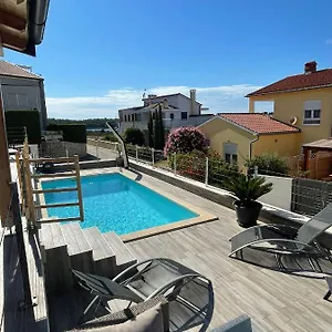Luxury 2-bedroom Near The With Private Pool -exclusive Use , Banjole Kroatien