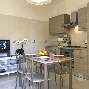 Mimosa , Tignale Italien